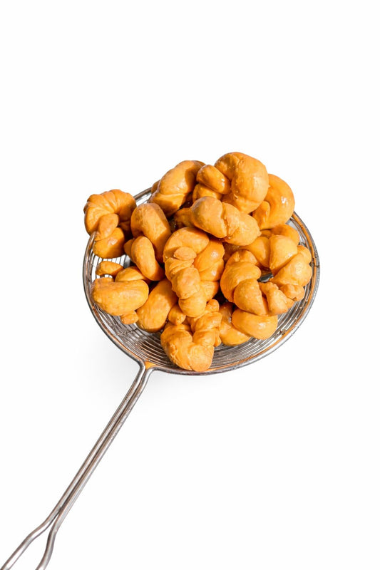 Beignets torsadés sucrés au caramel”