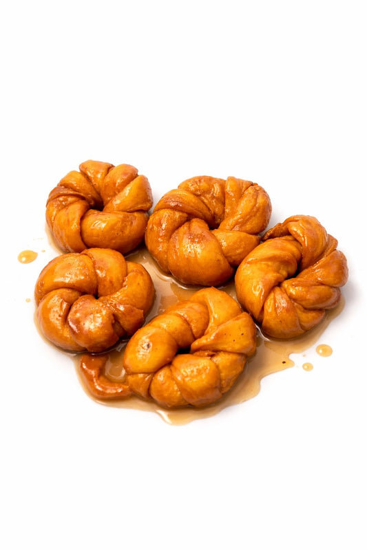 Beignets torsadés sucrés au caramel”